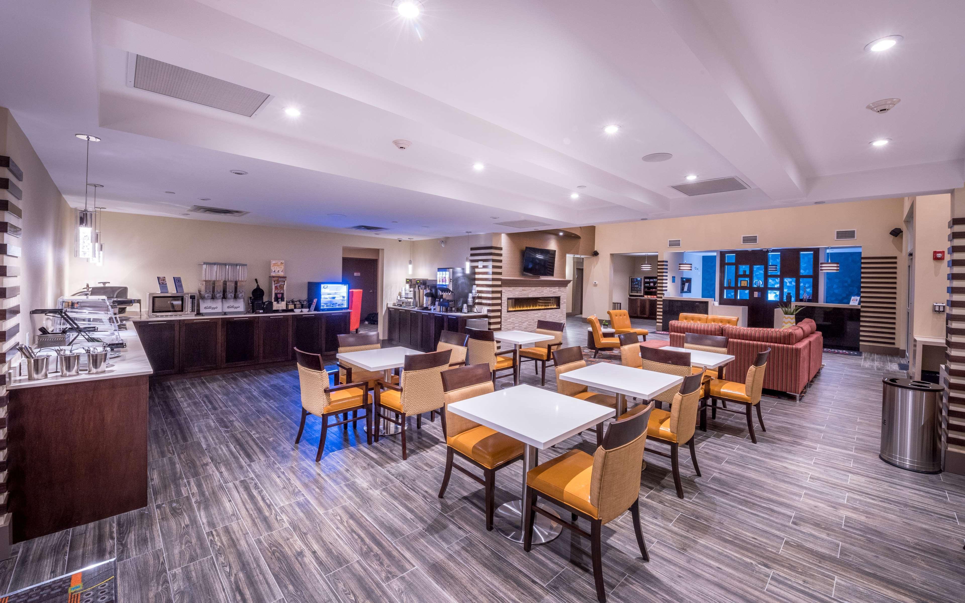 Best Western Plus Chateau Fort St. John Экстерьер фото
