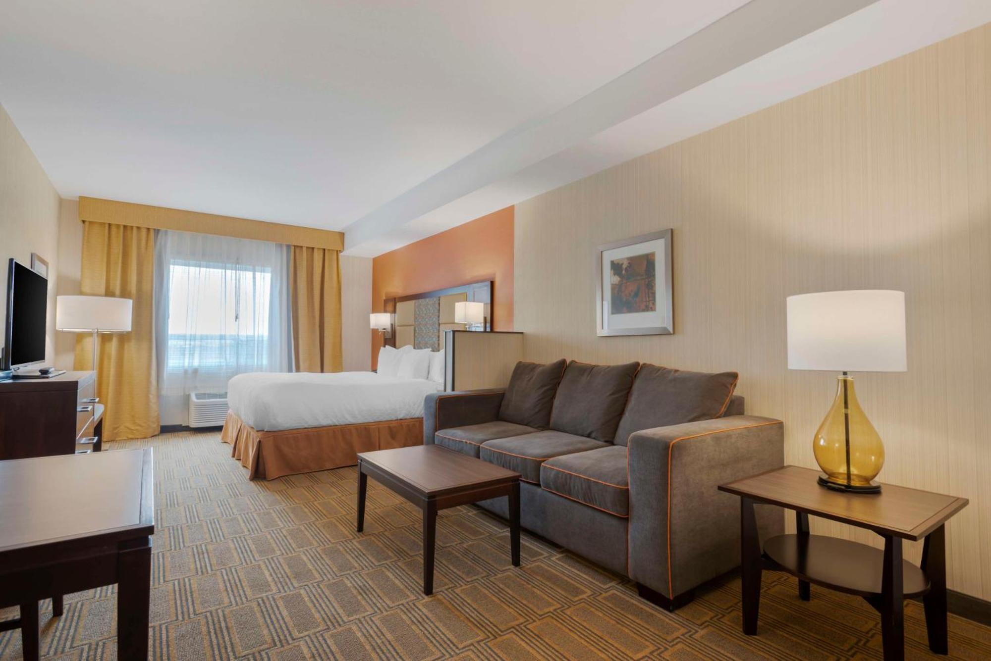 Best Western Plus Chateau Fort St. John Экстерьер фото
