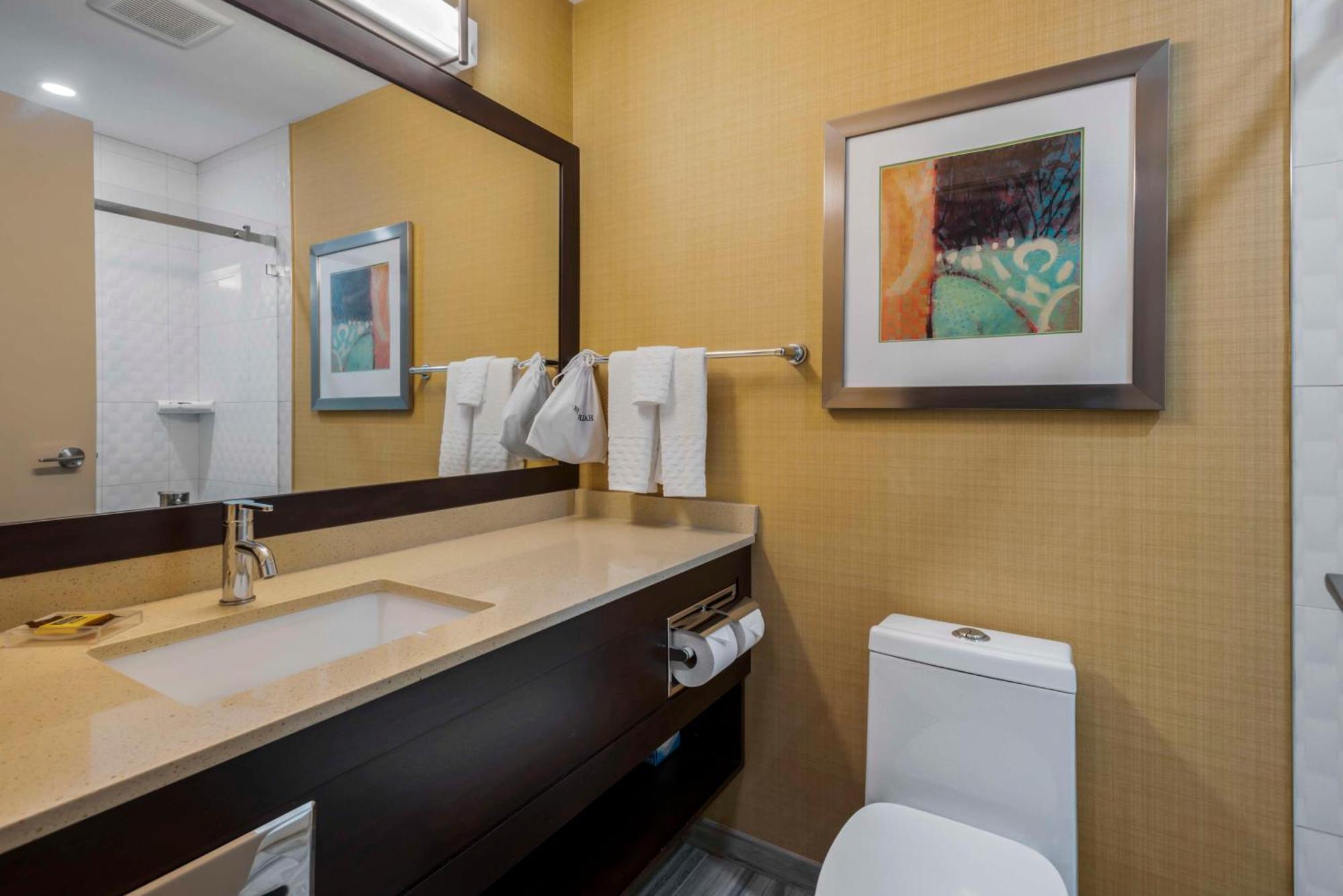 Best Western Plus Chateau Fort St. John Экстерьер фото