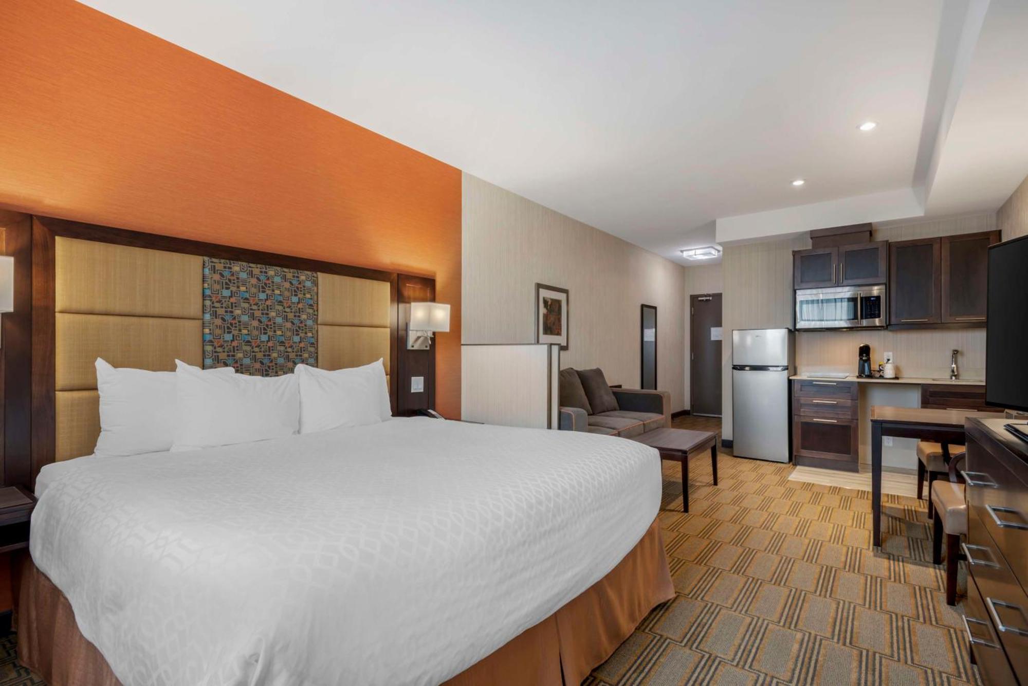 Best Western Plus Chateau Fort St. John Экстерьер фото