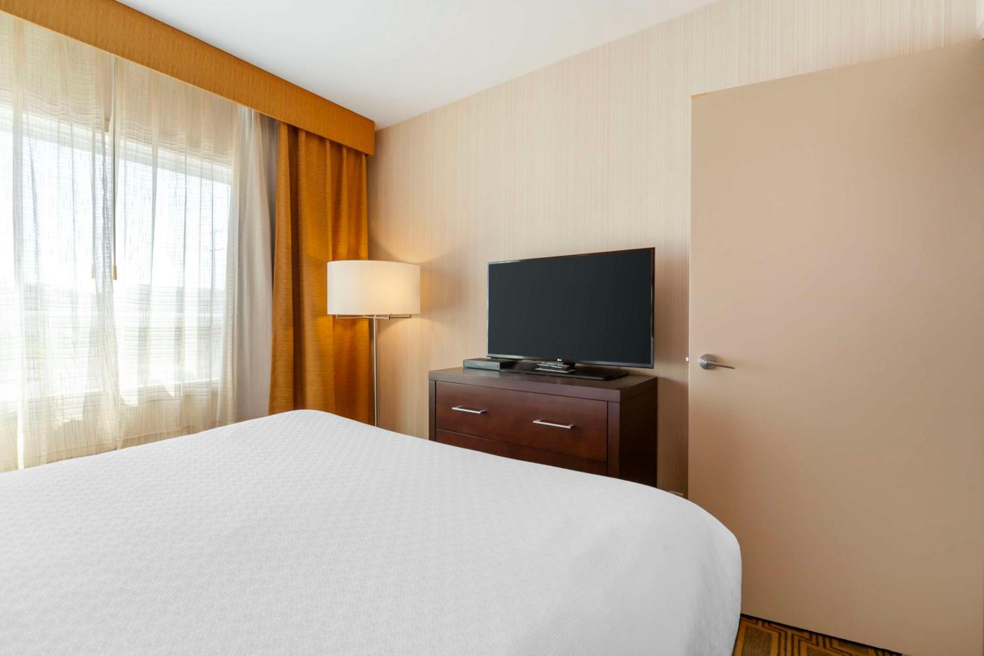 Best Western Plus Chateau Fort St. John Экстерьер фото