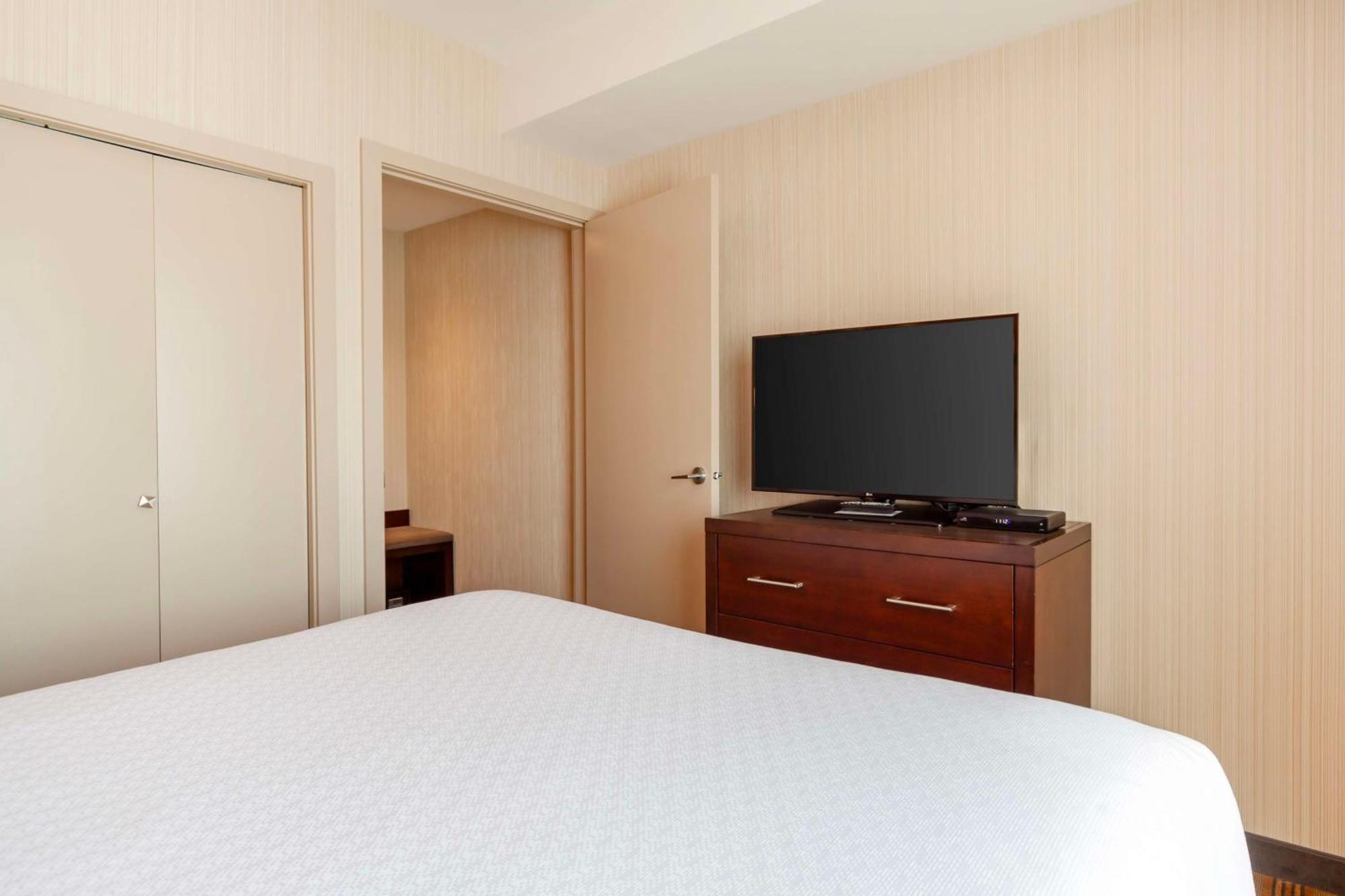 Best Western Plus Chateau Fort St. John Экстерьер фото