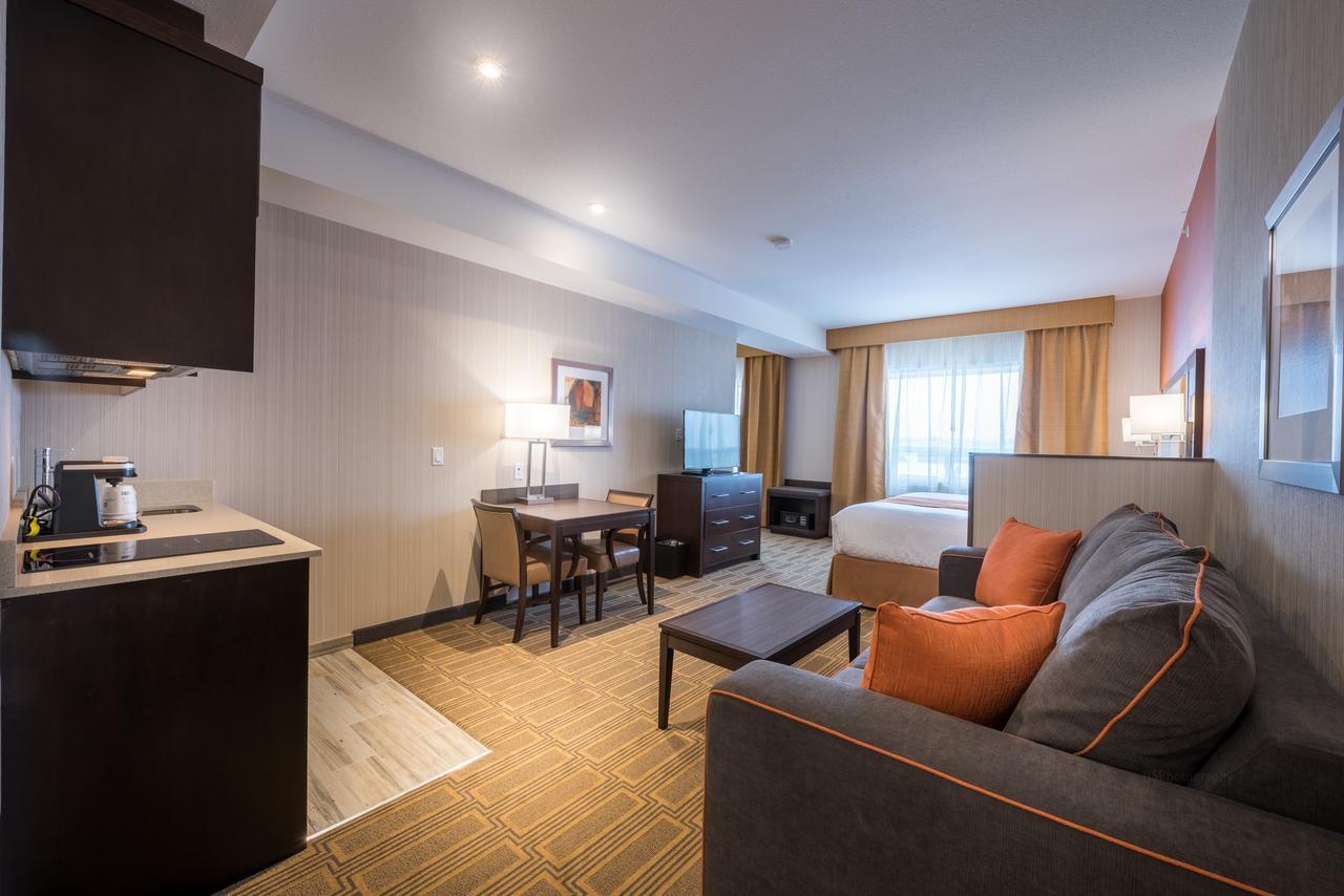 Best Western Plus Chateau Fort St. John Экстерьер фото